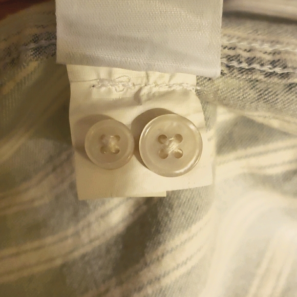 AE Oxford Button-Up Shirt - Picture 9 of 9